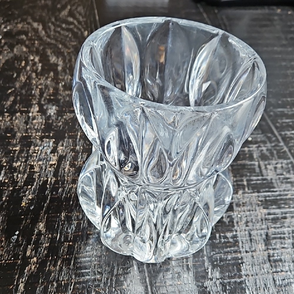 Vintage 1980 M8CM Faceted Clear Art Glass Accent Vase - Crystal Finish